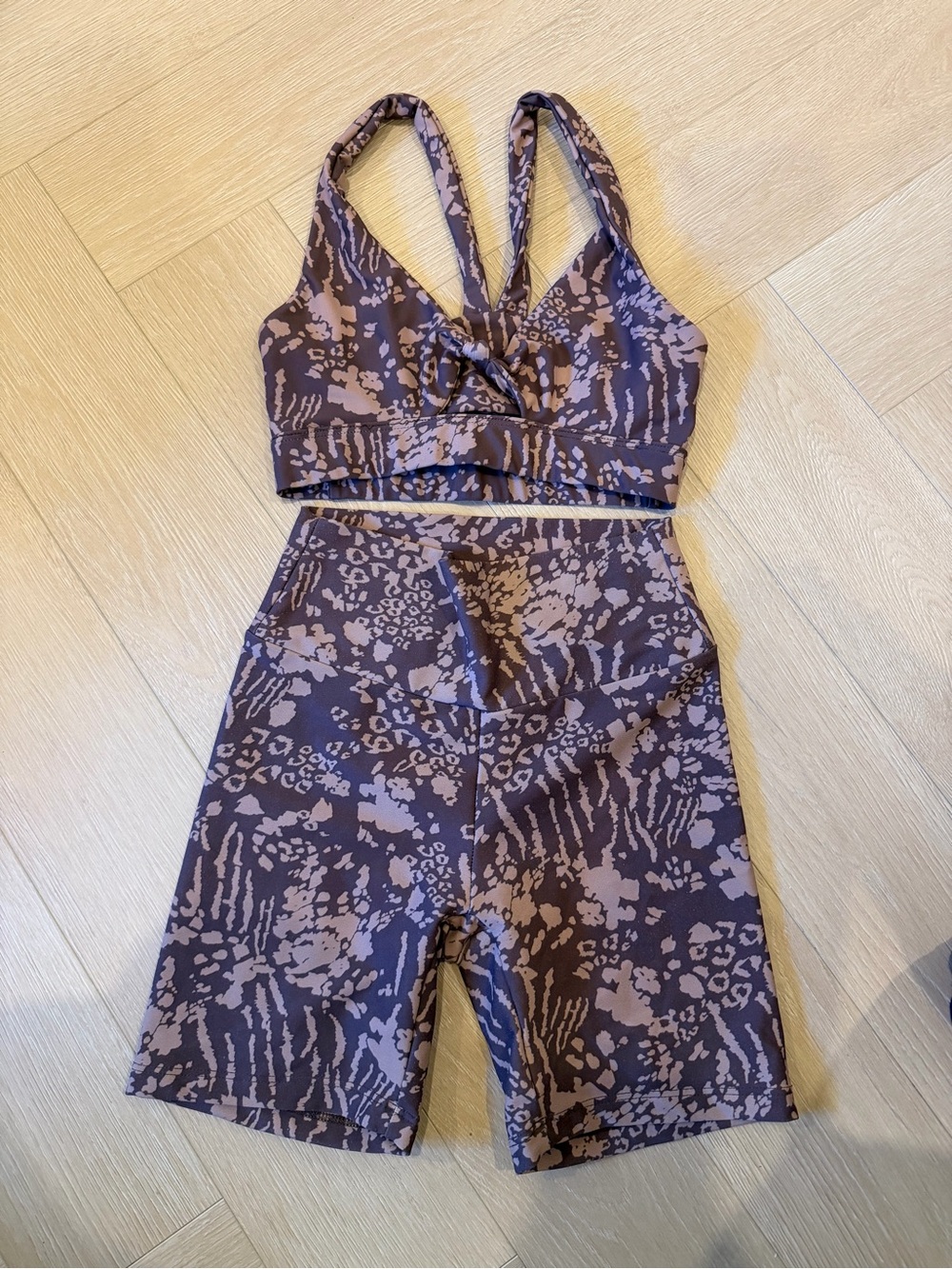 Skatie Active Workout Set Sports Bra & High-Waist Biker Shorts
